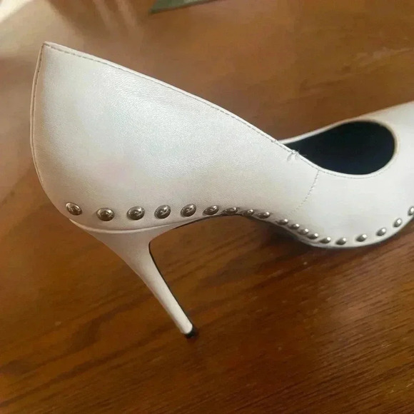 Wild Diva Lounge Studded pointed heels shoes. Little mark on the heal. S… - Picture 9 of 14